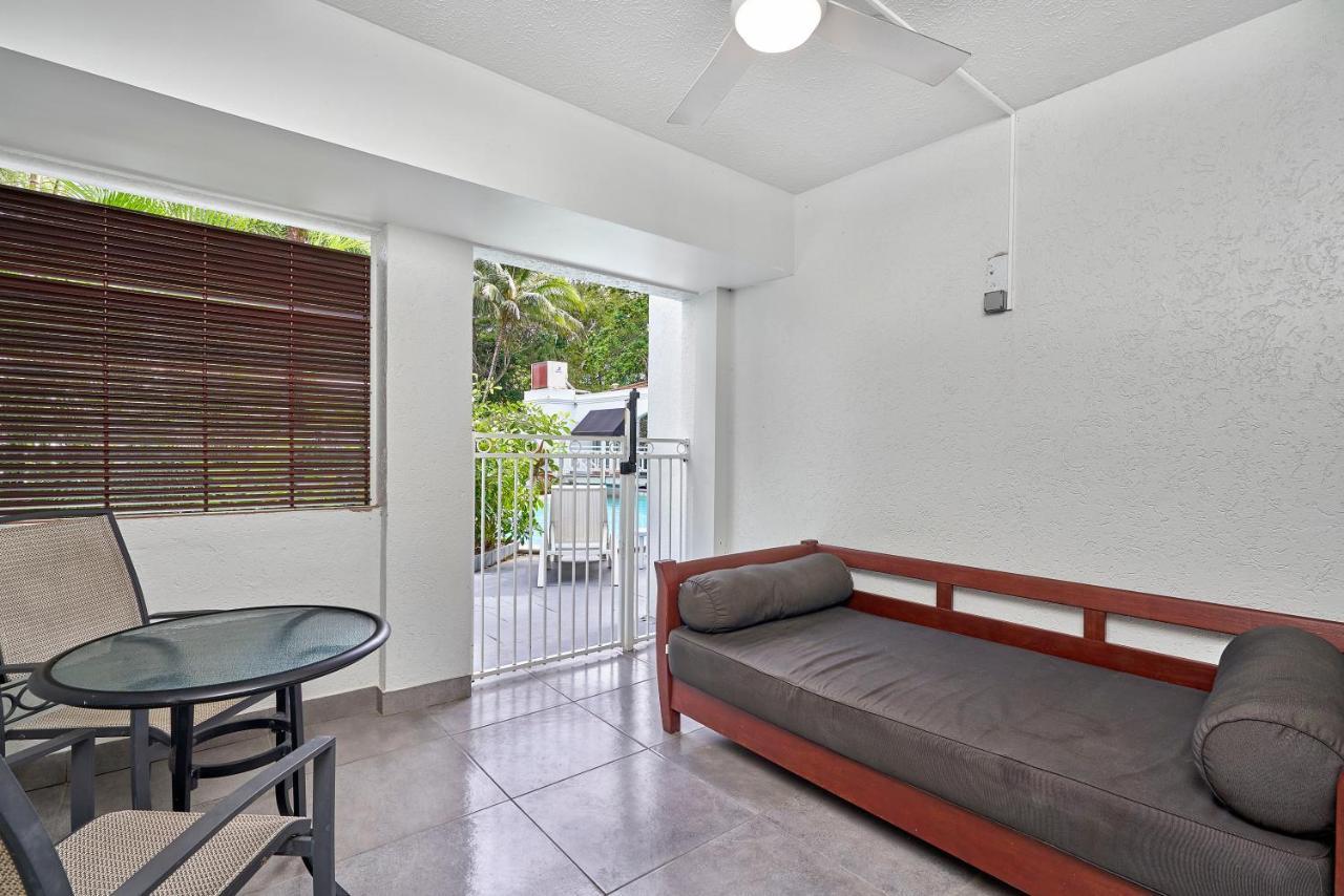 Alassio Apartments With Direct Pool Access Palm Cove Rum bild