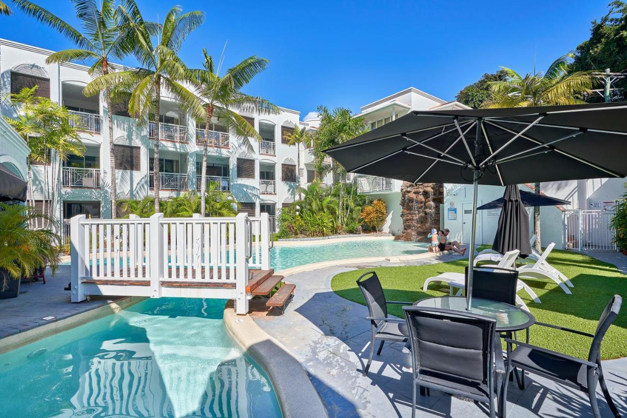 Alassio Apartments With Direct Pool Access Palm Cove Exteriör bild