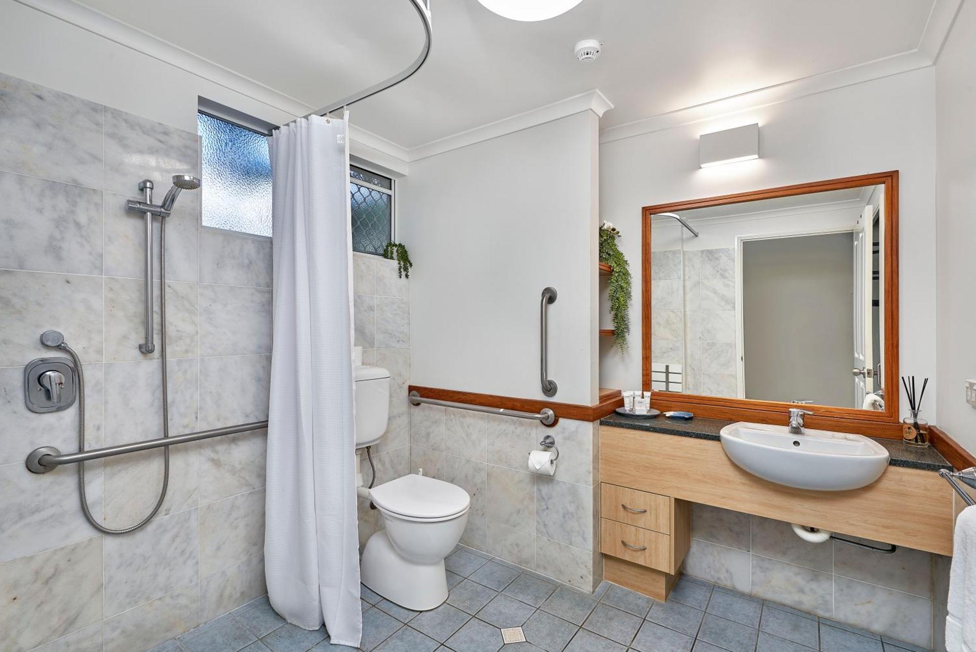 Alassio Apartments With Direct Pool Access Palm Cove Rum bild