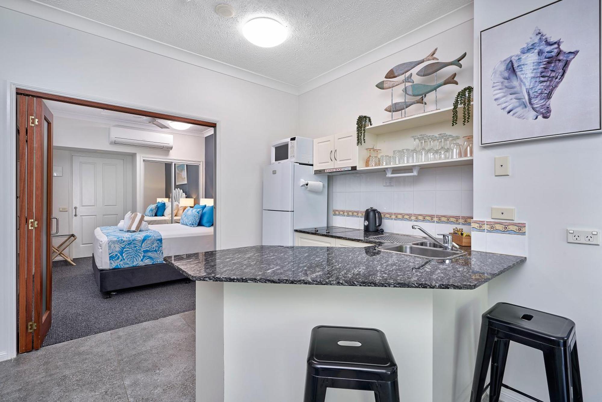 Alassio Apartments With Direct Pool Access Palm Cove Rum bild